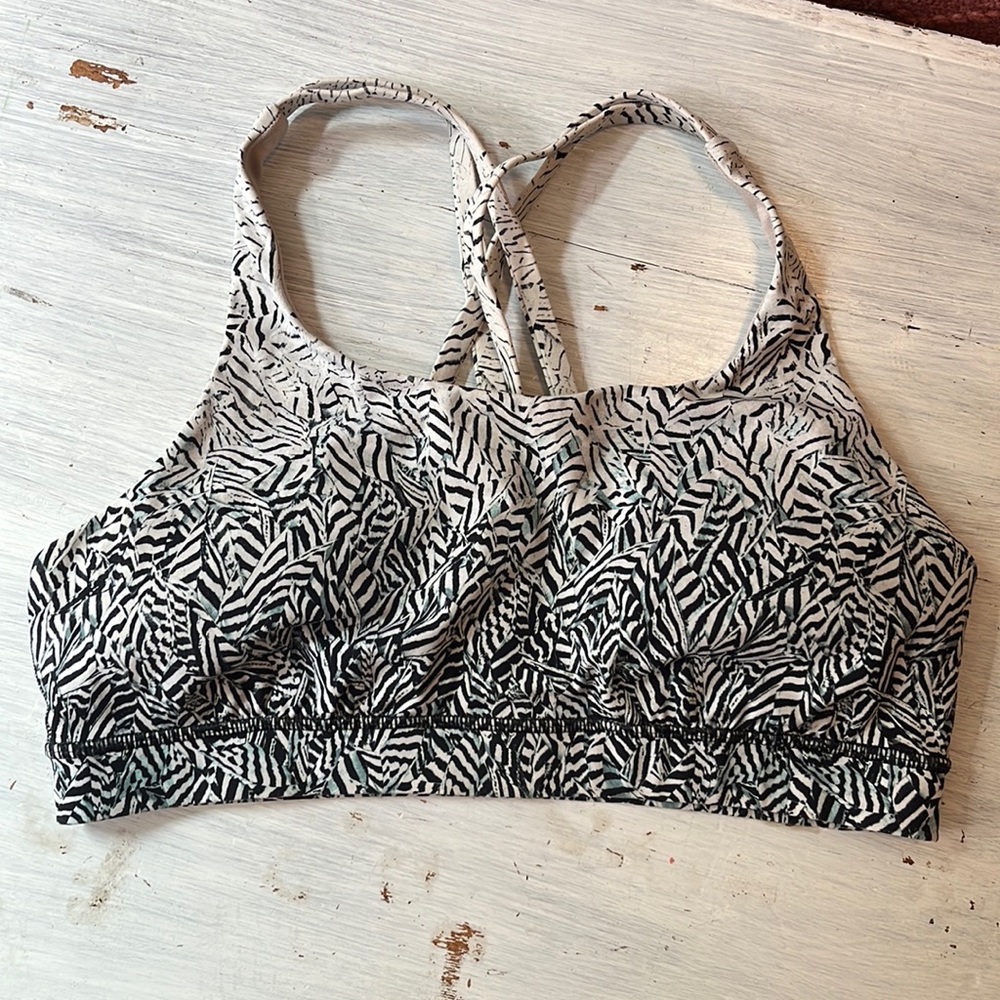 Lululemon sports bra